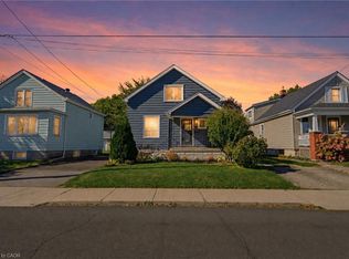 206 Craigroyston Rd, Hamilton, ON L8K3K3