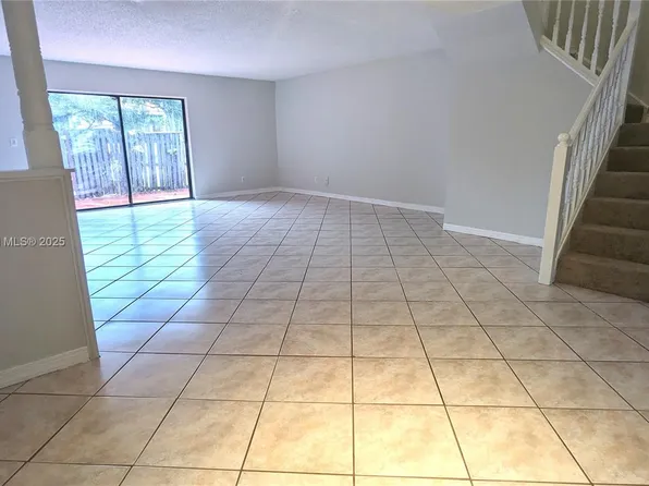 11572 NW 2nd St, Fort Lauderdale, FL 33325