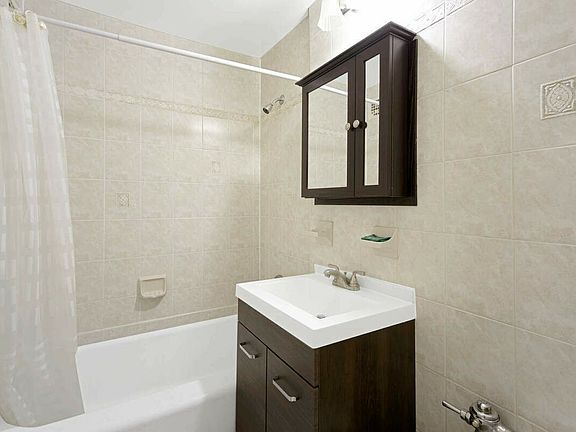 5th image of 30-44 29th St #4C