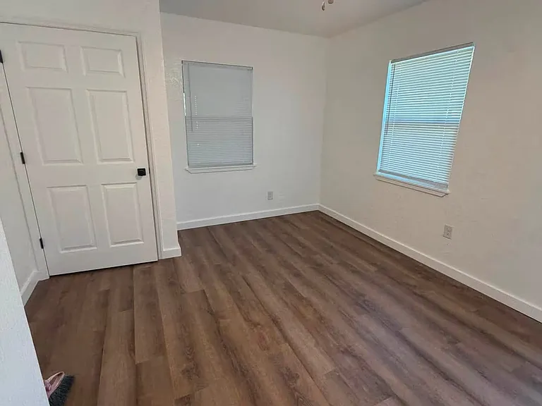 4885 Billings Ave — Photo 5