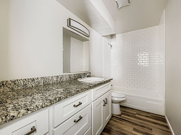 12148 Melody Dr Building 6 unit 108 - Web Quality - 009 - 12 Bathroom_08122025