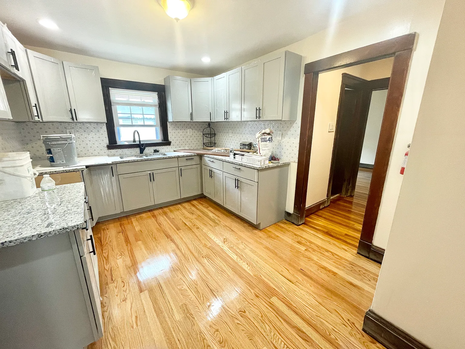 3 bed, 1200 sqft, $3,500 — Photo 2