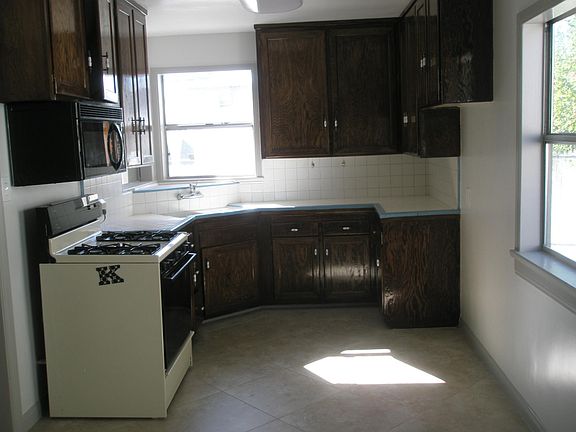 5th image of 17038 Hartland St