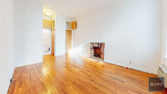 Rented by Bond New York | media 9