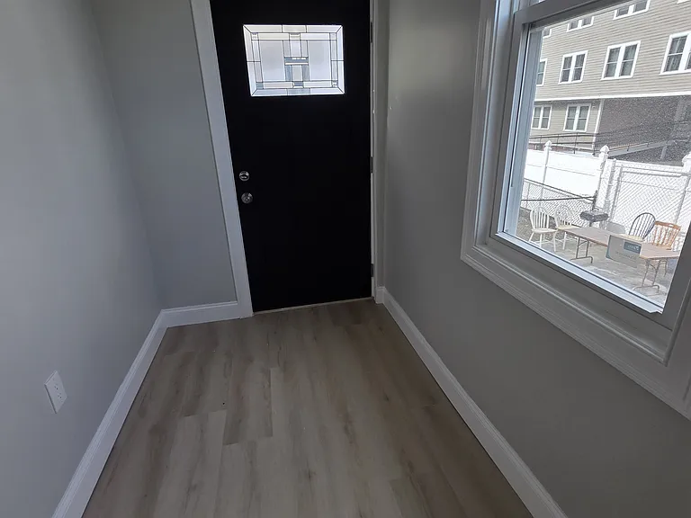 56 Pinckney St — Photo 15