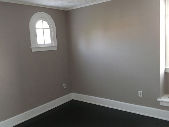 4th image of 1649 4th St