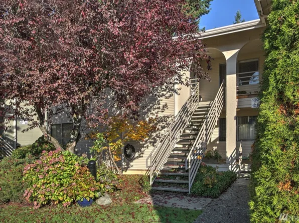 17302 NE 45th St APT 102, Redmond, WA 98052
