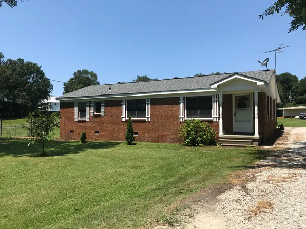520 Hardwich St, Notasulga, AL 36866