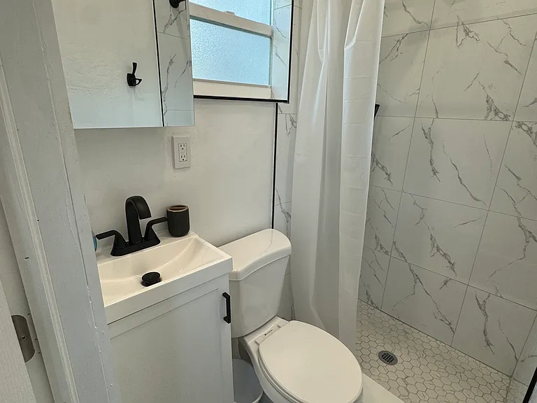 4170 NE 15th Ave #3 — Photo 14