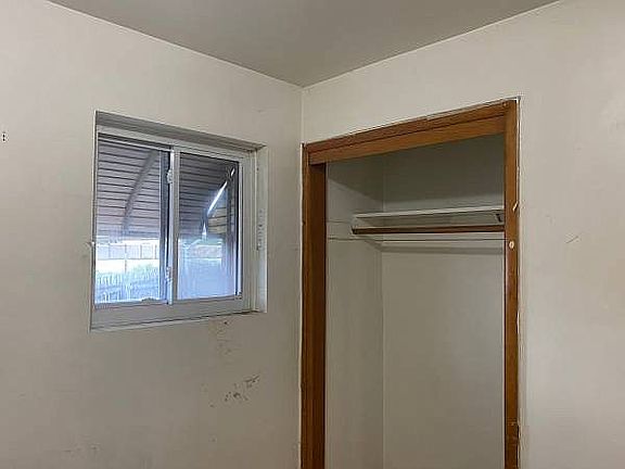 4th image of 705 E Harry Ave