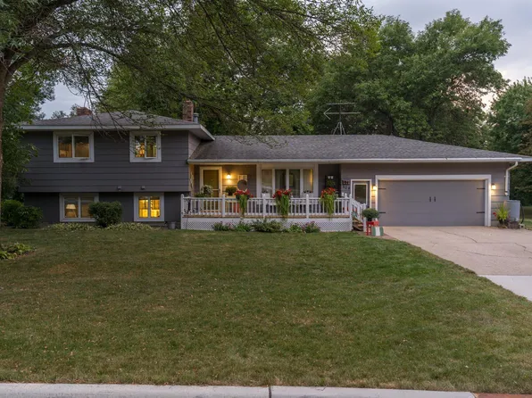 804 W Circle Dr, Montgomery, MN 56069