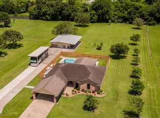 901 Bar E Bar S, Alvin, TX 77511