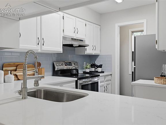 4th image of 3552 Queen Anne Way