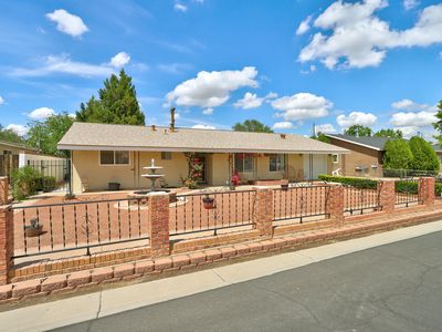 2807 Desert Garden Ln SW, Albuquerque, NM, 87105