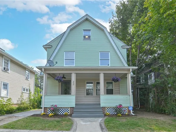 33 Huxley Ave, Providence, RI 02908