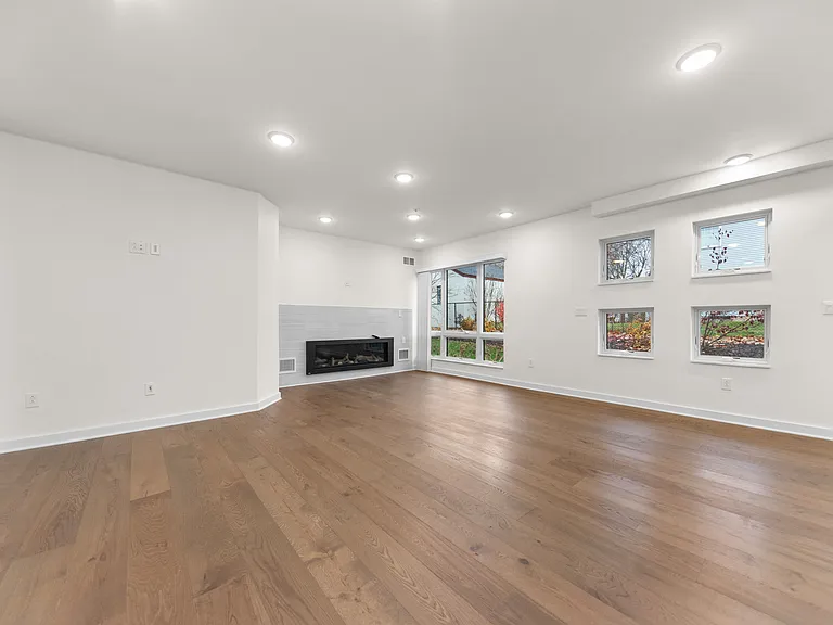 462 W Stadium Blvd #1 — Photo 10