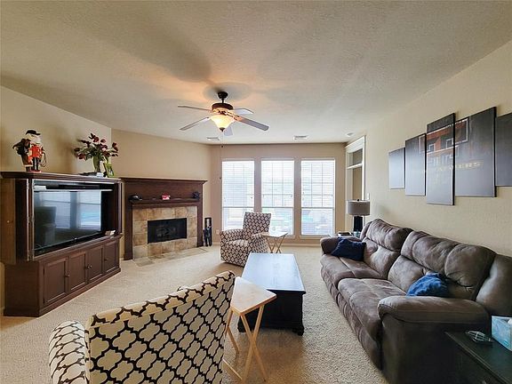 4th image of 14418 Bergenia Dr