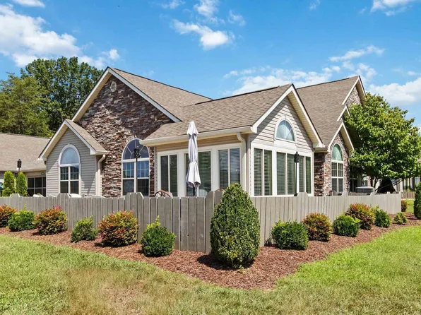 412 Deer Lake Pl, Bronston, KY 42518