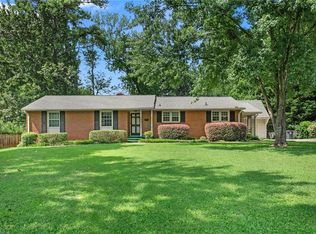 6304 Roblyn Rd, Greensboro, NC 27410