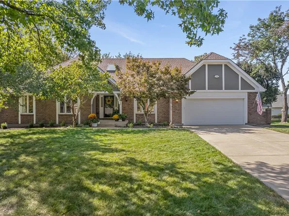 12104 Norwood Dr, Leawood, KS 66209