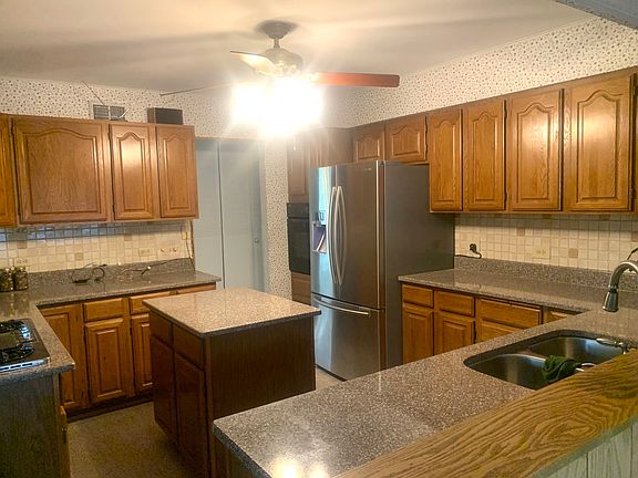 2nd image of 1285 Appleby Cir