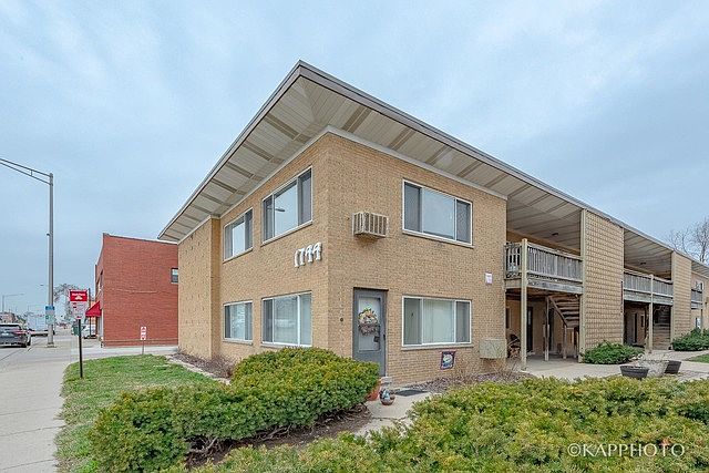 1st image of 1744 E Oakton St APT 201