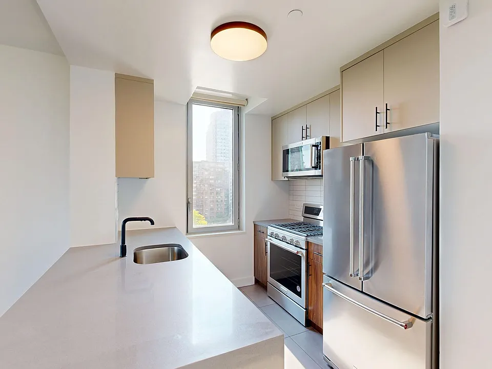 801 Amsterdam Ave #8G