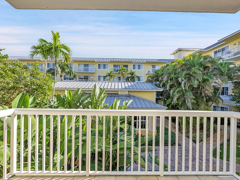 1515 E Broward Blvd #227 — Photo 14