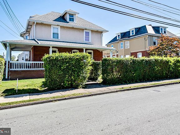 2nd image of 319 Edmonds Ave