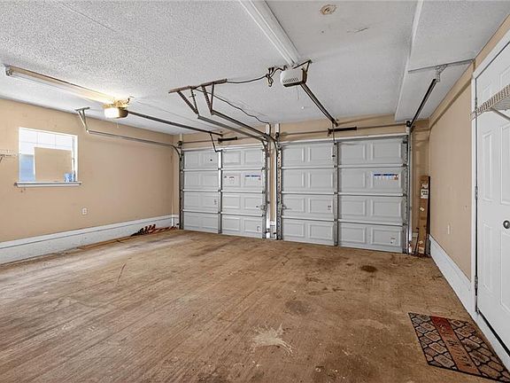 2nd image of 500 Marina Dr