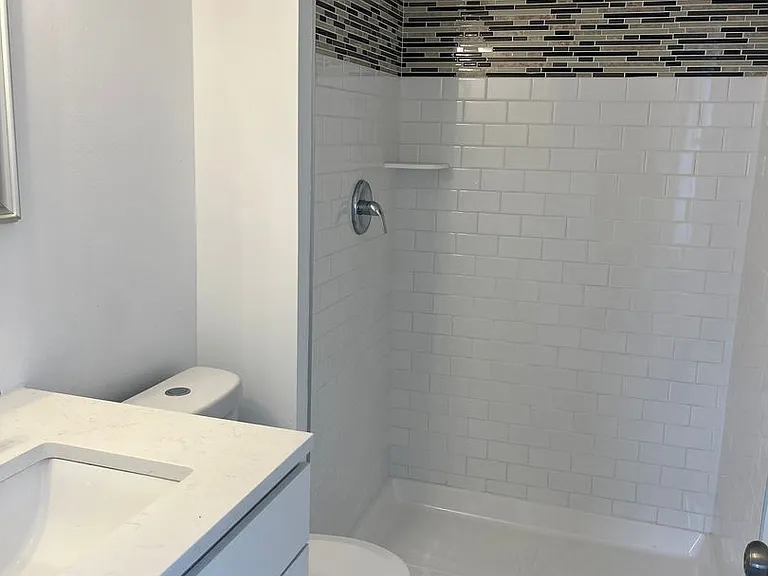 1129 W Main St — Photo 8