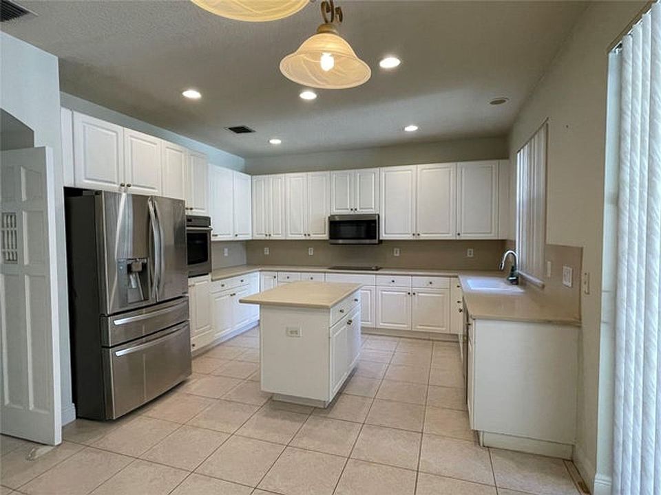 1st image of 10225 NW 60th Pl