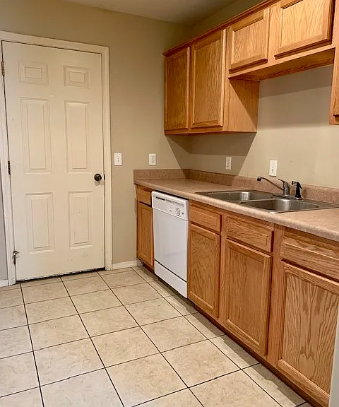 4100 SW Shadowrock Pl #3 — Photo 5