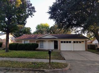 2104 Green Apple Ln, Arlington, TX 76014