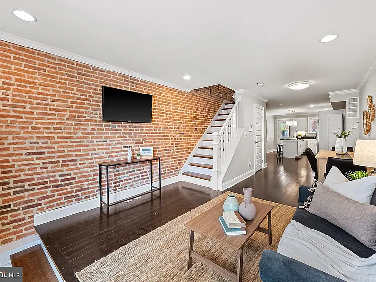 1011 Patapsco St — Photo 5