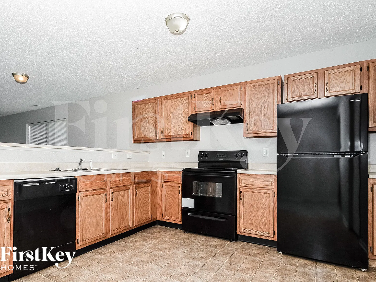 3 bed, 2.0 bath, 1334 sqft, $1,935 — Photo 4
