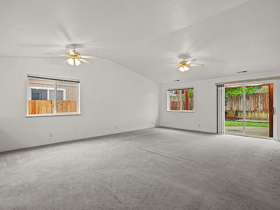 5th image of 401 SE Liberty Dr