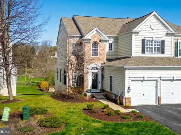 721 Mercers Mill Ln #701, West Chester, PA 19382