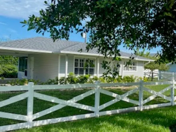 (undisclosed Address), Naples, FL 34105
