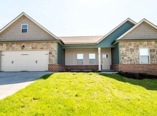 318 Franklin Circle Dr, Fort Oglethorpe, GA 30742