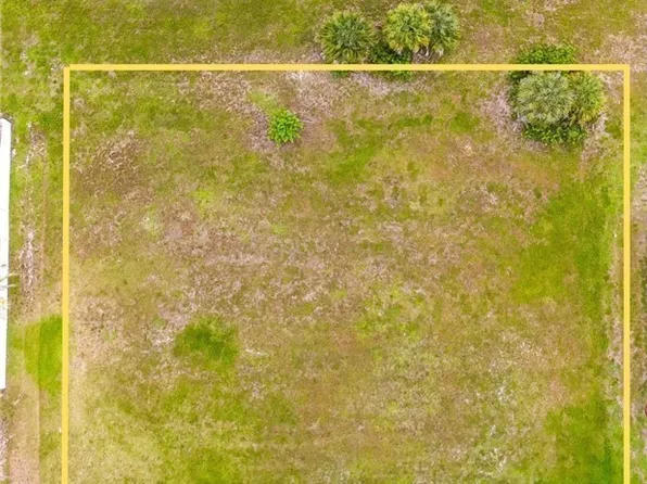 819 NW 24th Pl, Cape Coral, FL 33993