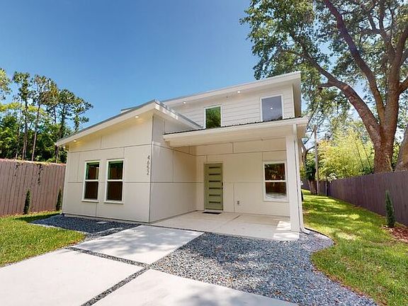 3rd image of 4652 1st Ave