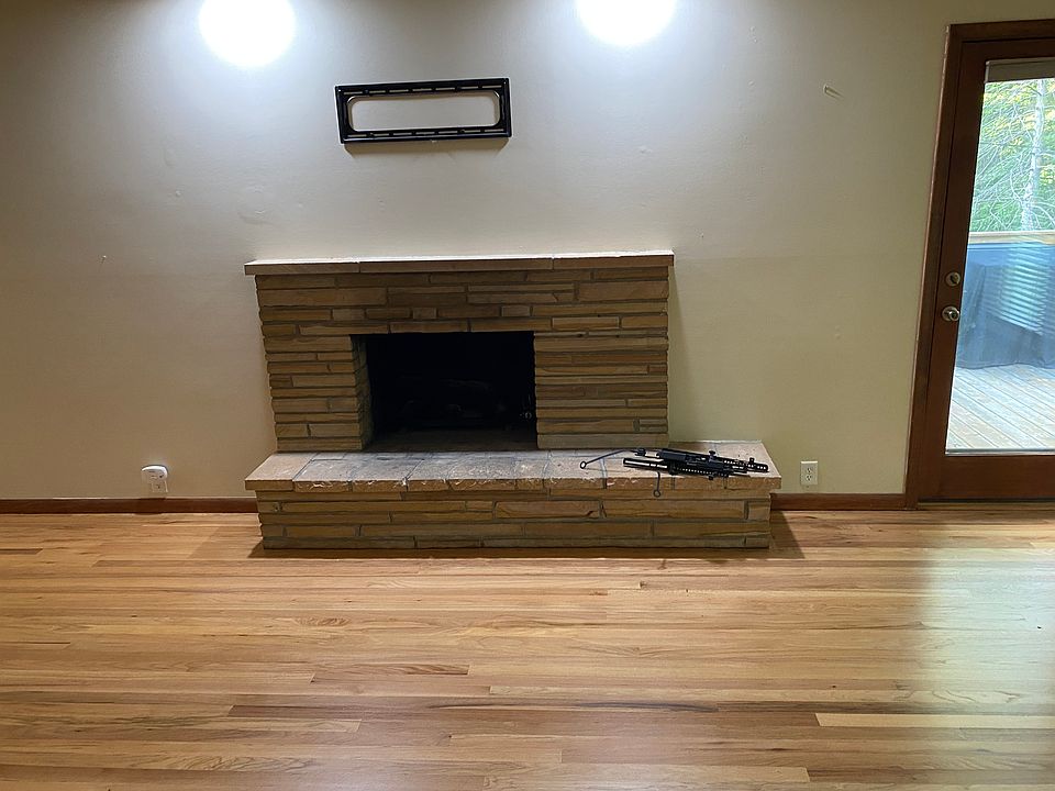Gas Fireplace in Living Room with TV wall mount ready for use