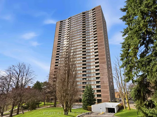 3100 Kirwin Ave #2107, Mississauga, ON L5A 3S6