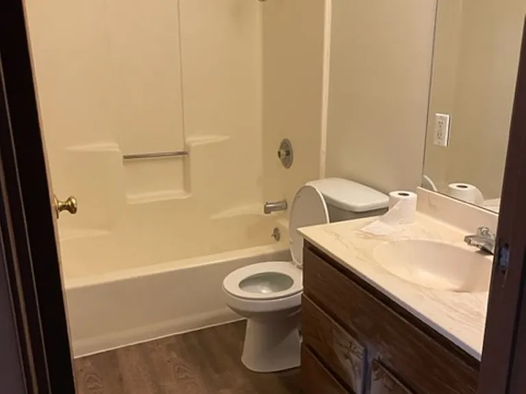 N114W16045 Sylvan Cir — Photo 13