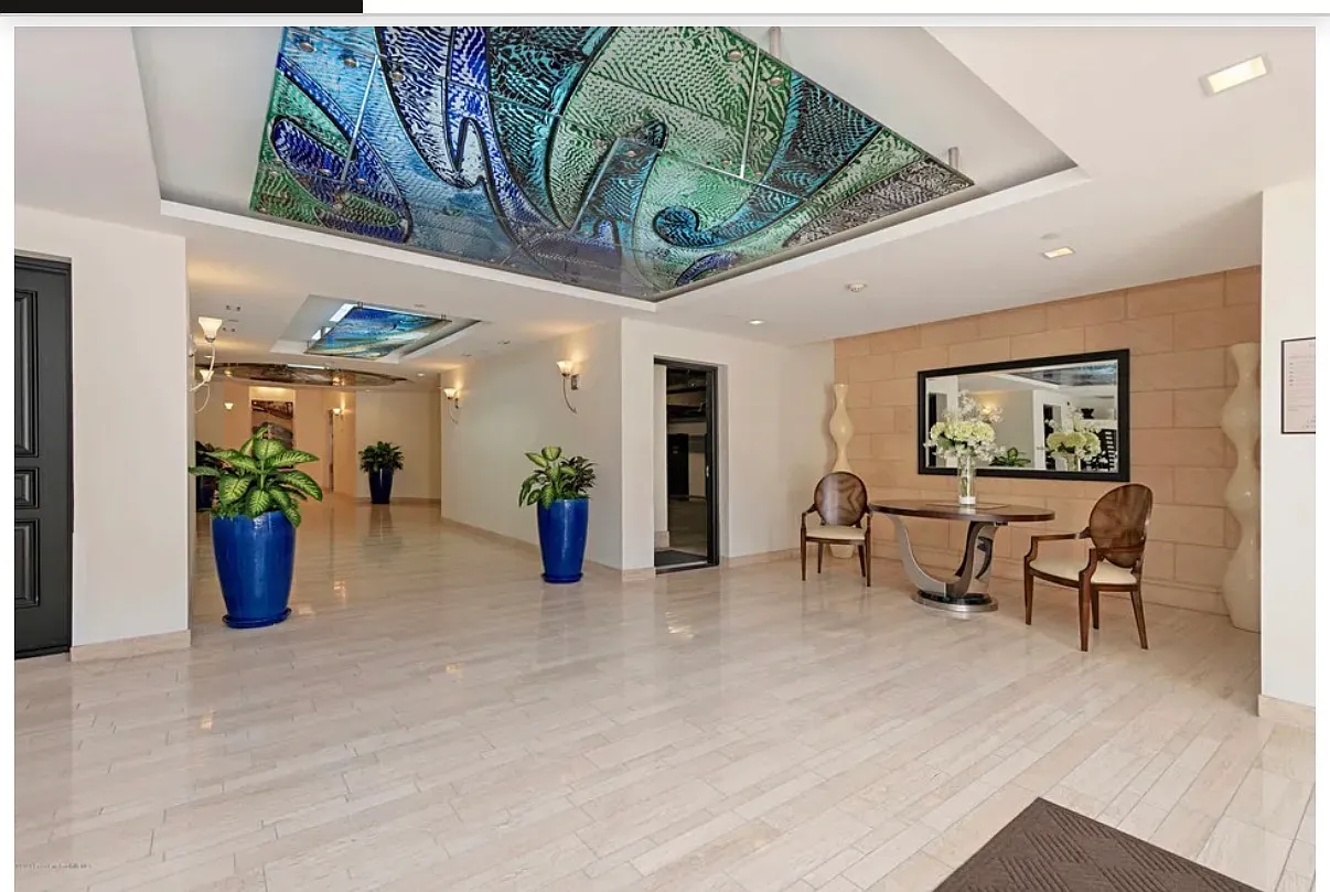 3 bed, 2.5 bath, 1634 sqft, $5,800 — Photo 3