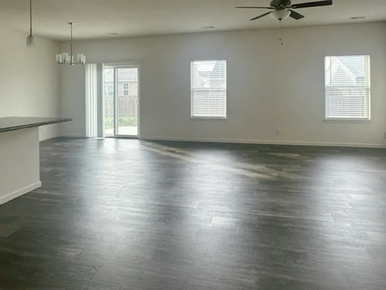 4792 Dobson Dr — Photo 6