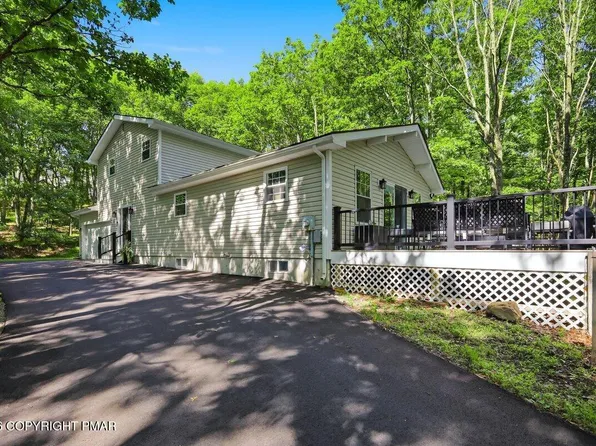 1106 Grand Mesa Dr, Saylorsburg, PA 18353
