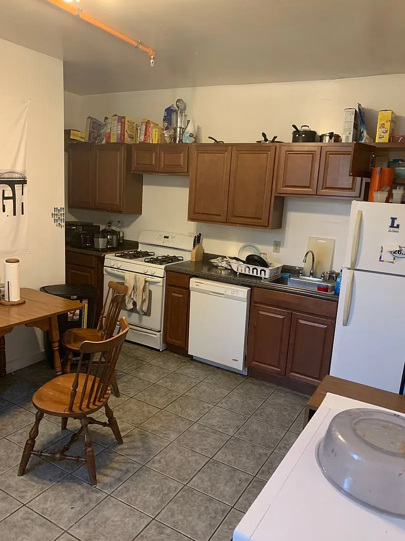 417 semple st first floor — Photo 1