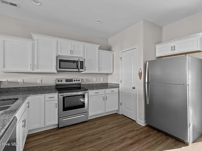 16 Catalina Cir #16 — Photo 5